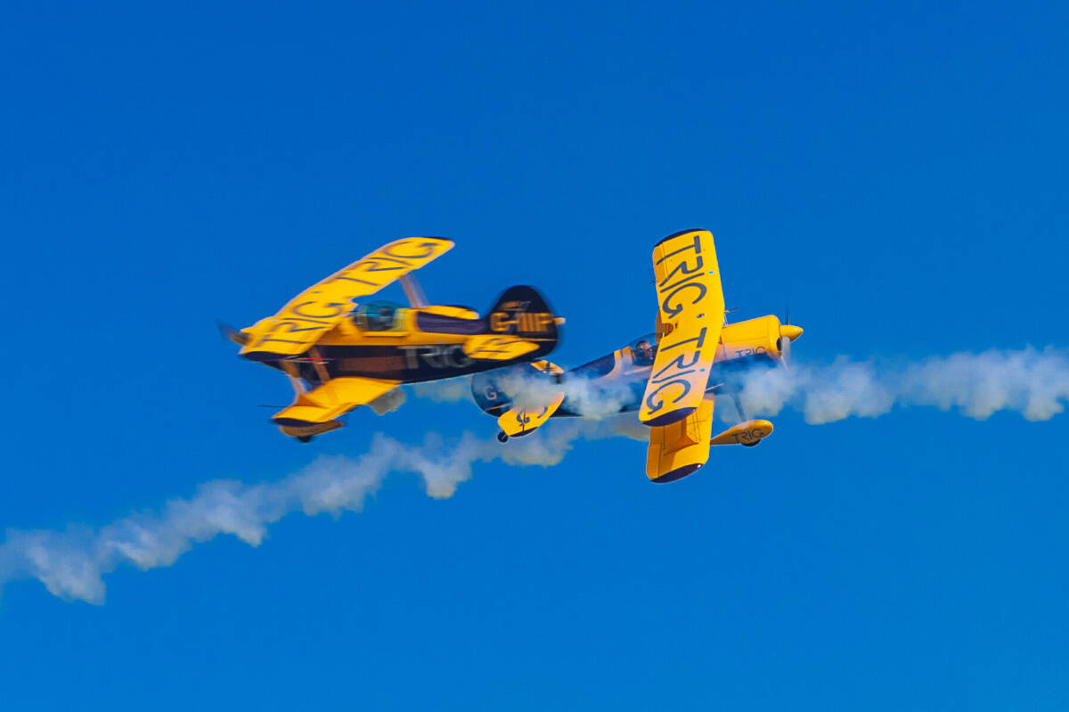 
Trig Biplane Fly-by - two Pitts Special S-1D biplanes do a close pass at the National Museum of Scotland's 2015 Airshow.