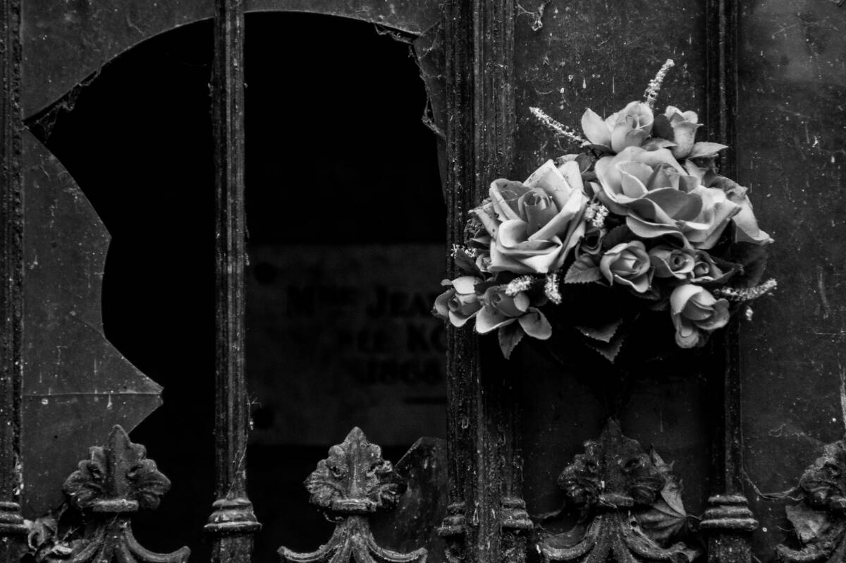 Forgotten grave in Montmartre Cemetery, Paris, France.
